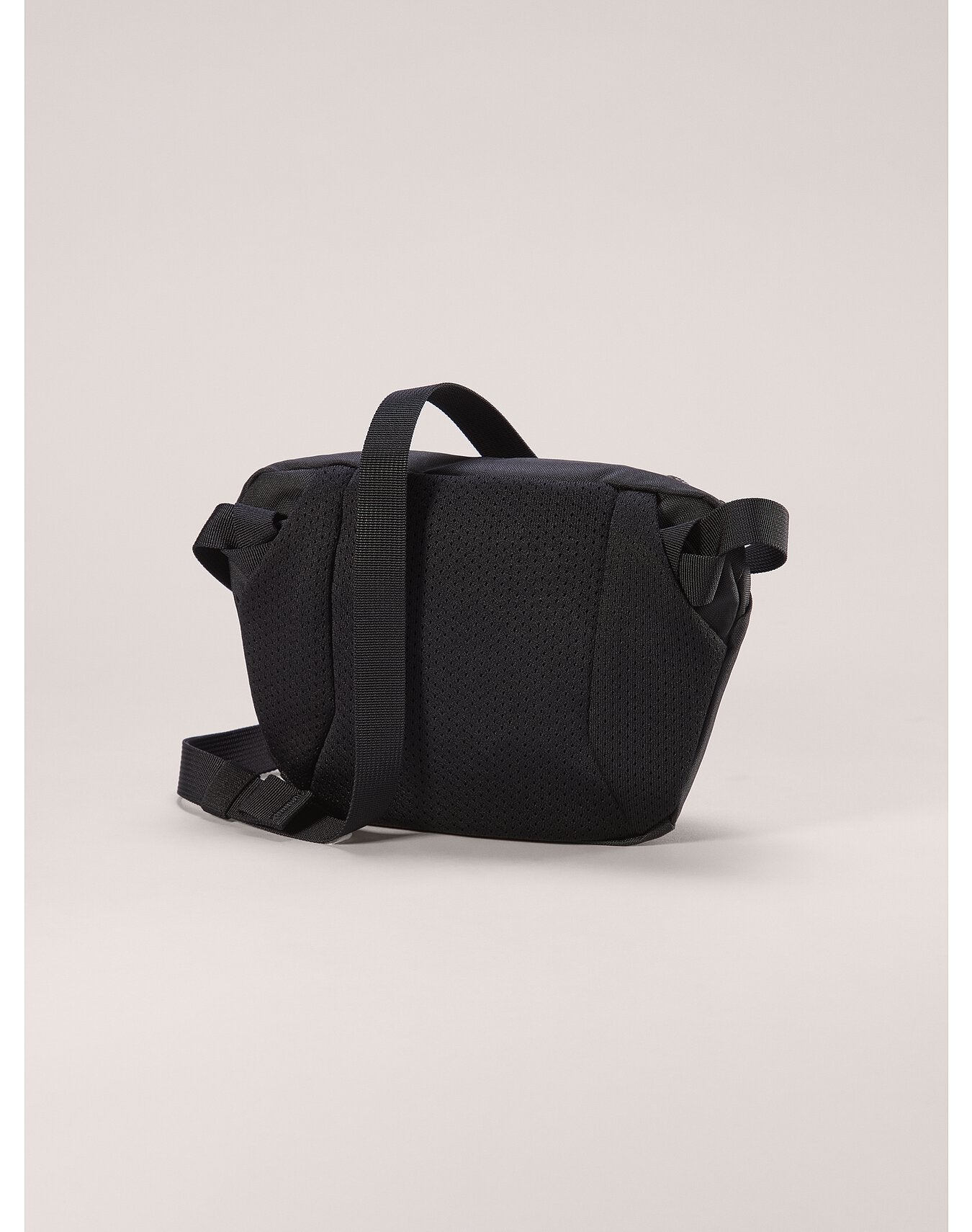 Mantis 1 Waist Pack グラファイト Mantis 1 Waist Pack #Solitude/Graphite [X00000615711]｜ARC