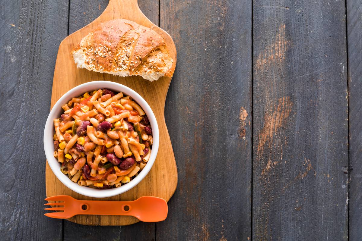 Three Bean Chilli Mac (v)